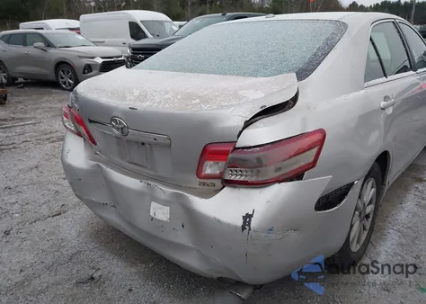 2010 Toyota Camry Xle z USA, uszkodzony, nr VIN 4T4BF3EK3AR058960